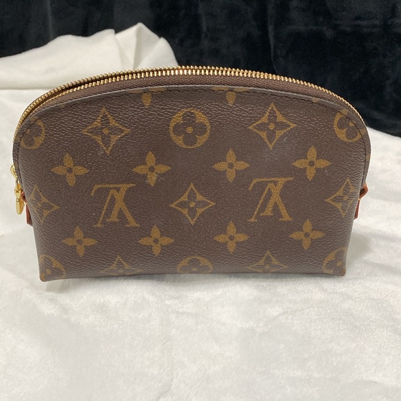 Louis Vuitton monogram cosmetic pouch - Picture 3 of 11